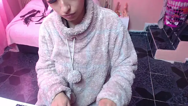 Arya_sand Adlı Modelin Canlı Sohbet Odası