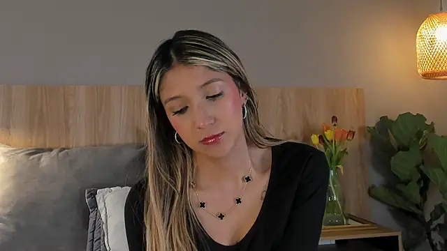 ariana_rosse__ Adlı Modelin Canlı Sohbet Odası