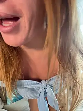 ChristinaSiemone 실시간 채팅방