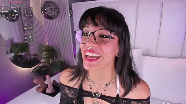 ViolettaColinss' Live Chat Room