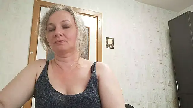 EdithManning Cameră chat live
