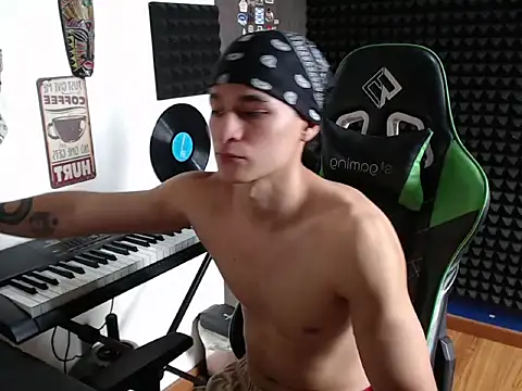Gymbro42's Live Chat Room