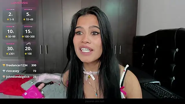 غرفة دردشة LatinaQueen23 المباشرة
