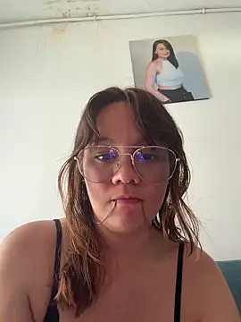 غرفة دردشة Emma_Jonas المباشرة