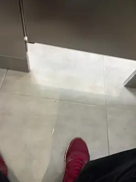 guybigmaster élő chatszobája