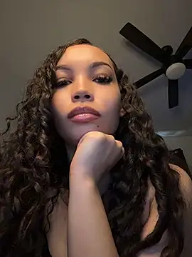 nikkiloveee live-chat rom