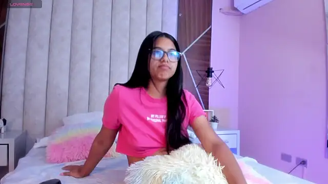 غرفة دردشة IsaSweett المباشرة