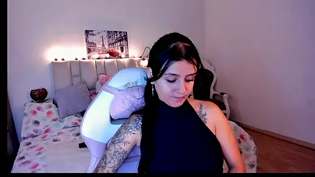 yenny_garcia's Live Chat Room