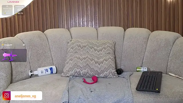 anellejones live-chat rom