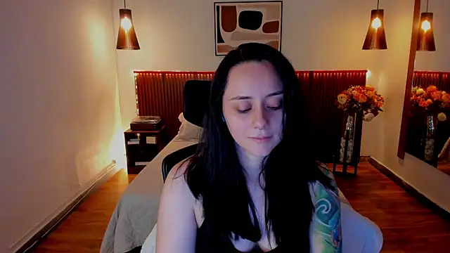 Phòng Chat Trực Tiếp KatherineBond