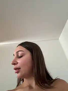 ChiaraMauzi Adlı Modelin Canlı Sohbet Odası