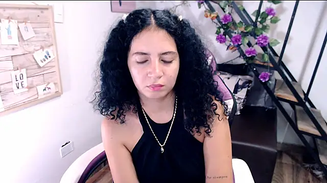 samantha_baby_ Adlı Modelin Canlı Sohbet Odası