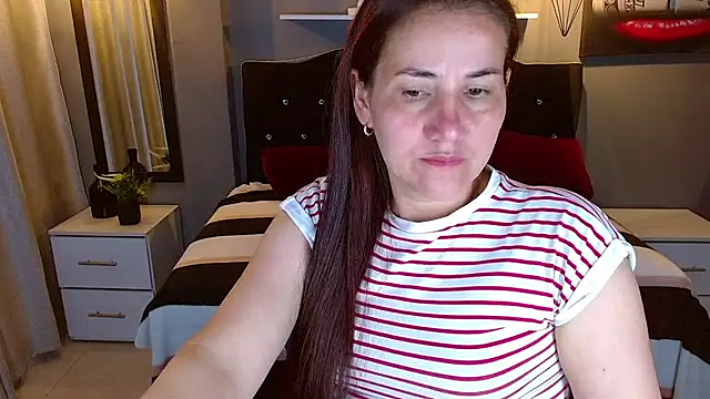חדר צ'אט בשידור חי של kathekitten