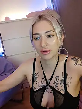 Gina-Lumara Live chatroom