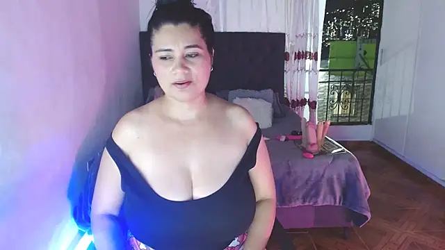 غرفة دردشة Kerly_Lopez المباشرة