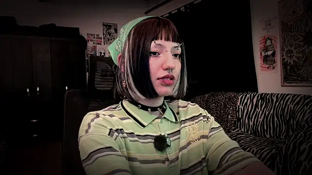 غرفة دردشة roxy_toxic المباشرة
