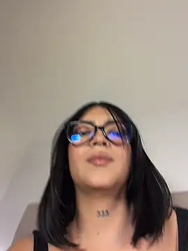 Nicolegh_'s Live Chat Room