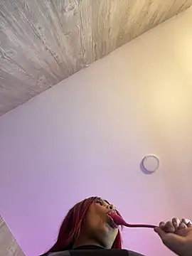 Sala de chat ao vivo de Cherry_Charlottee