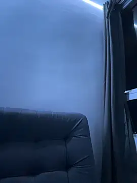Ema_Rose_'s Live Chat Room