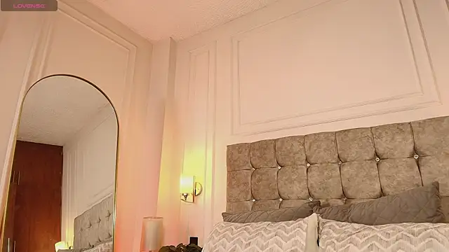 JasmineRoss_1 Adlı Modelin Canlı Sohbet Odası