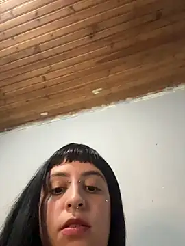 larasecrets99 live-chat rom