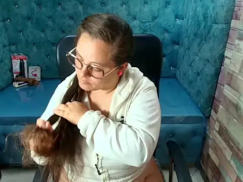 غرفة دردشة SaraThonson_ المباشرة