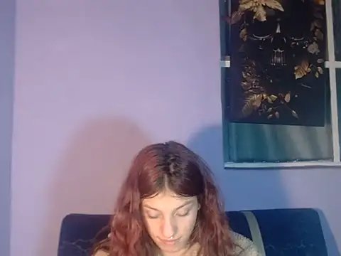 חדר צ'אט בשידור חי של Emma-Wilson