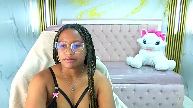 Zarah_s Adlı Modelin Canlı Sohbet Odası