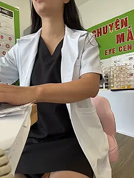 Živá chatovací místnost Sneaky_Cumshoot