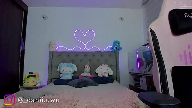 Živá chatovací místnost CuteDani_