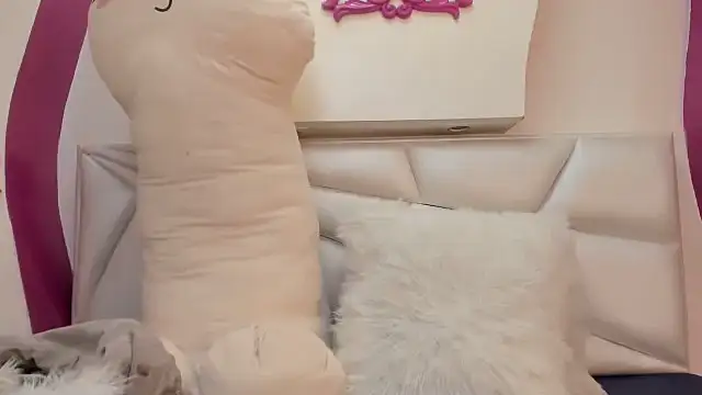Sophie_Time Adlı Modelin Canlı Sohbet Odası