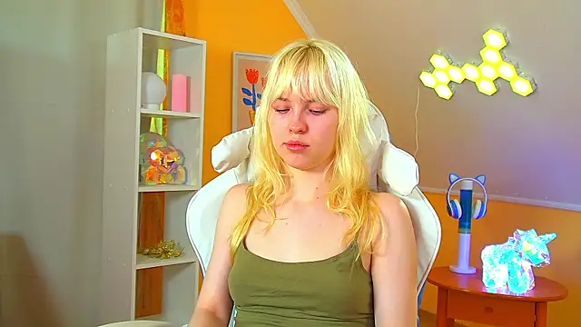 HannahHollis чат на живо