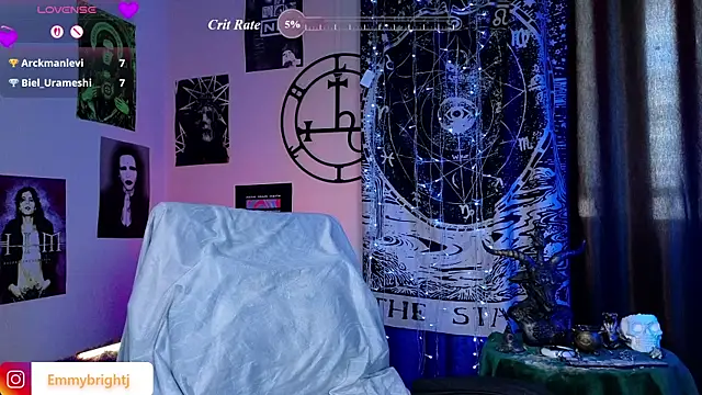 חדר צ'אט בשידור חי של Emmybrightj_