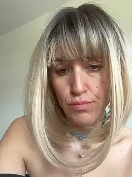 mystical_Elenn Live chatroom