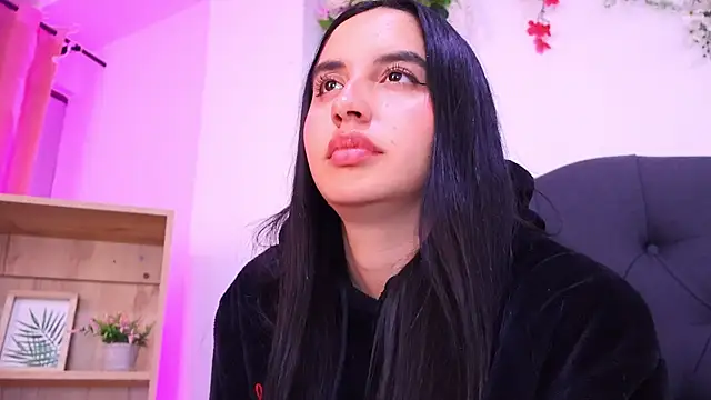 kaylee_lee Adlı Modelin Canlı Sohbet Odası