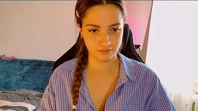 Živá chatovací místnost KiraVair