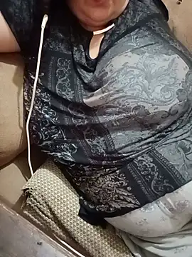 Simran_008's Live Chat Room