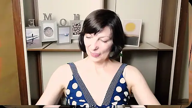 _AngeliaFlow_ élő chatszobája