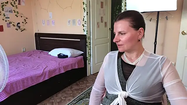 Mirabelle_Velvet – live chatrum