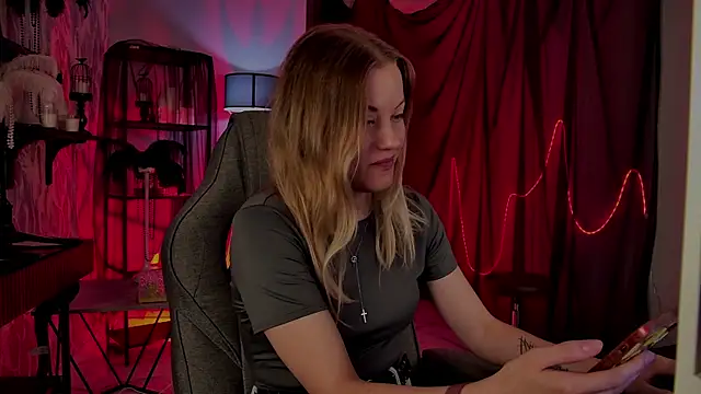 Živá chatovací místnost VireliaMoonfall