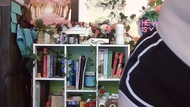 Chat soba uživo modela AverageRose
