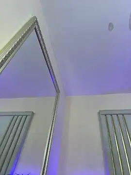 Živá chatovací místnost Keirahartz