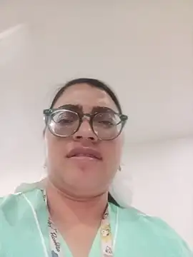 SOFI__10 Adlı Modelin Canlı Sohbet Odası