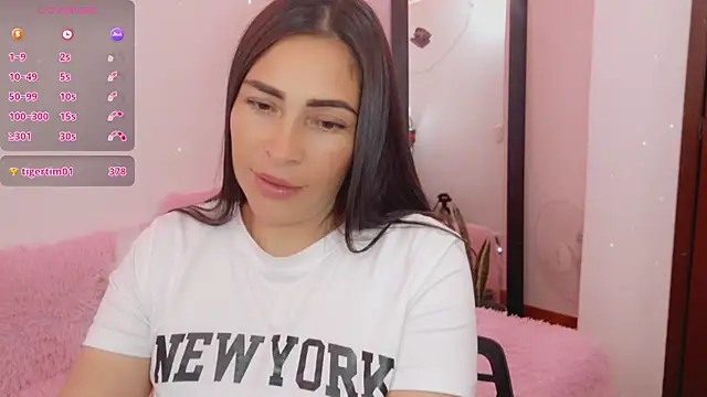 luna_lgomez_'s Live Chat Room