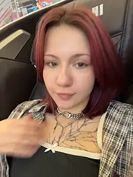 Lilly__Kiss – Naživo chatovacia miestnosť