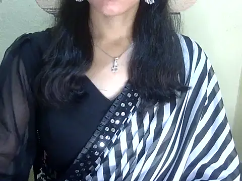 Shazi_1 Adlı Modelin Canlı Sohbet Odası
