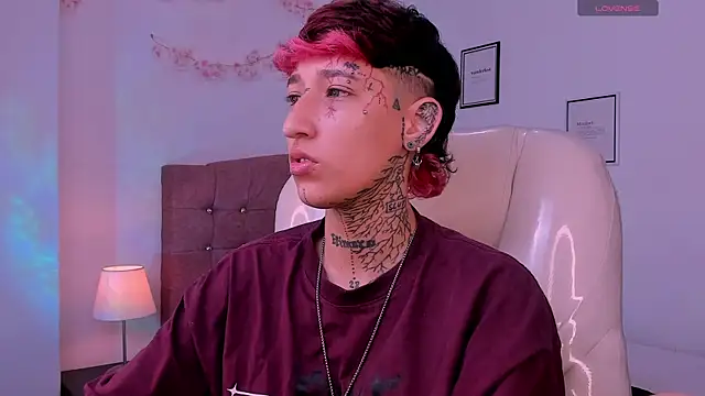 Pokój czatu na żywo – Luci_Rose