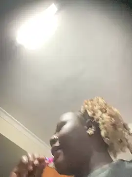 cumming-queen's Live Chat Room