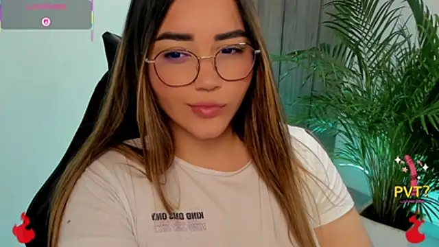 Lucia_star__ লাইভ চ্যাট রুম