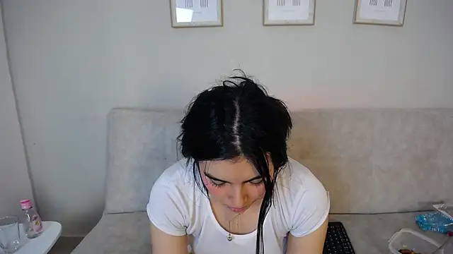 Živá chatovací místnost Bella_Cute_01
